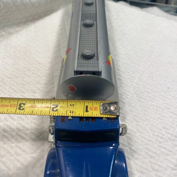 1994 Sunoco “Horn & Back-up alarm sounds” Tanker Truck, with running lights - Picture 13 of 15